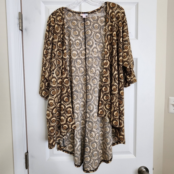 Small Lularoe Lindsay - Picture 1 of 6